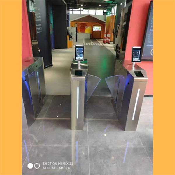 Προβλήματα ιδιωτικότητας και ηθικές διλήμματα που περιβάλλουν τη χρήση αναγνώρισης προσώπου.