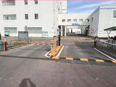 LPR + Advertising Barrier Gate: One System for Vehicle Management and Brand Visibility