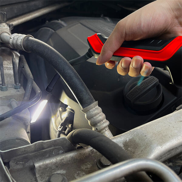 Rendi più luminosa qualsiasi attività con una lampada da lavoro a mano