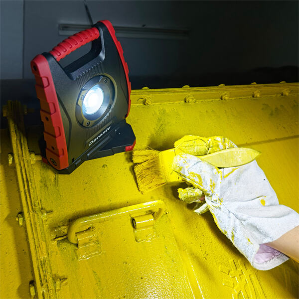 Améliorez votre productivité avec une pratique lampe LED à base magnétique pour vos machines.