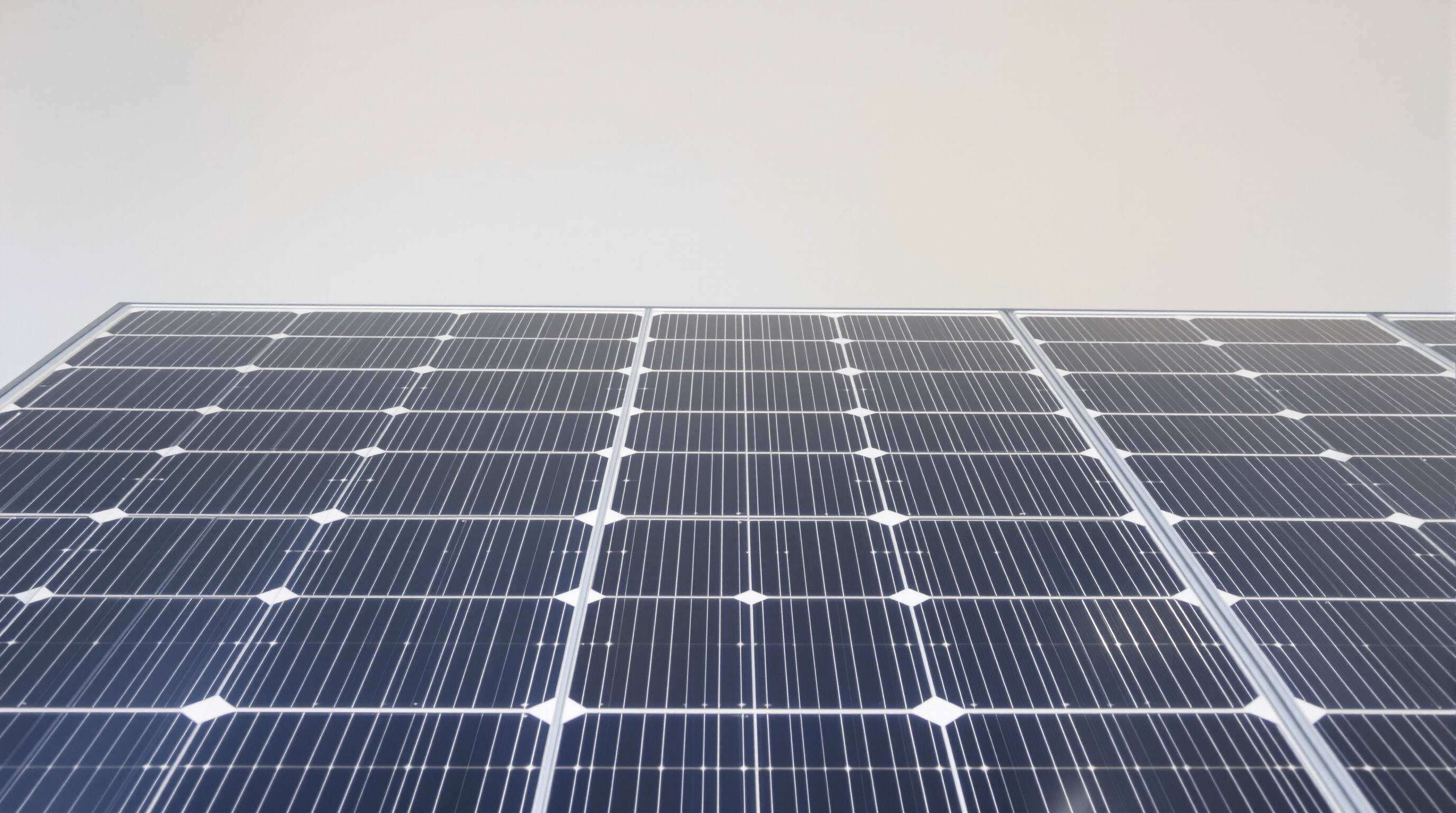 Close view of a modern solar generator with advanced solar panels and compact battery, highlighting new technology.