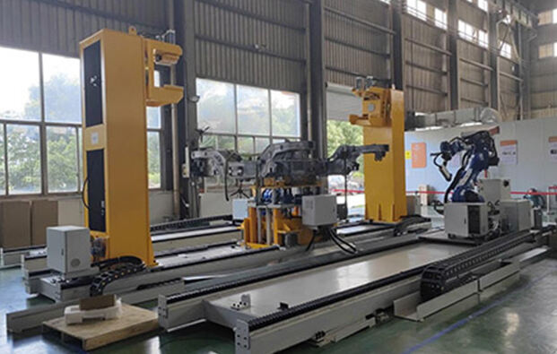 Laser cleaning machine for rail locomotive industry