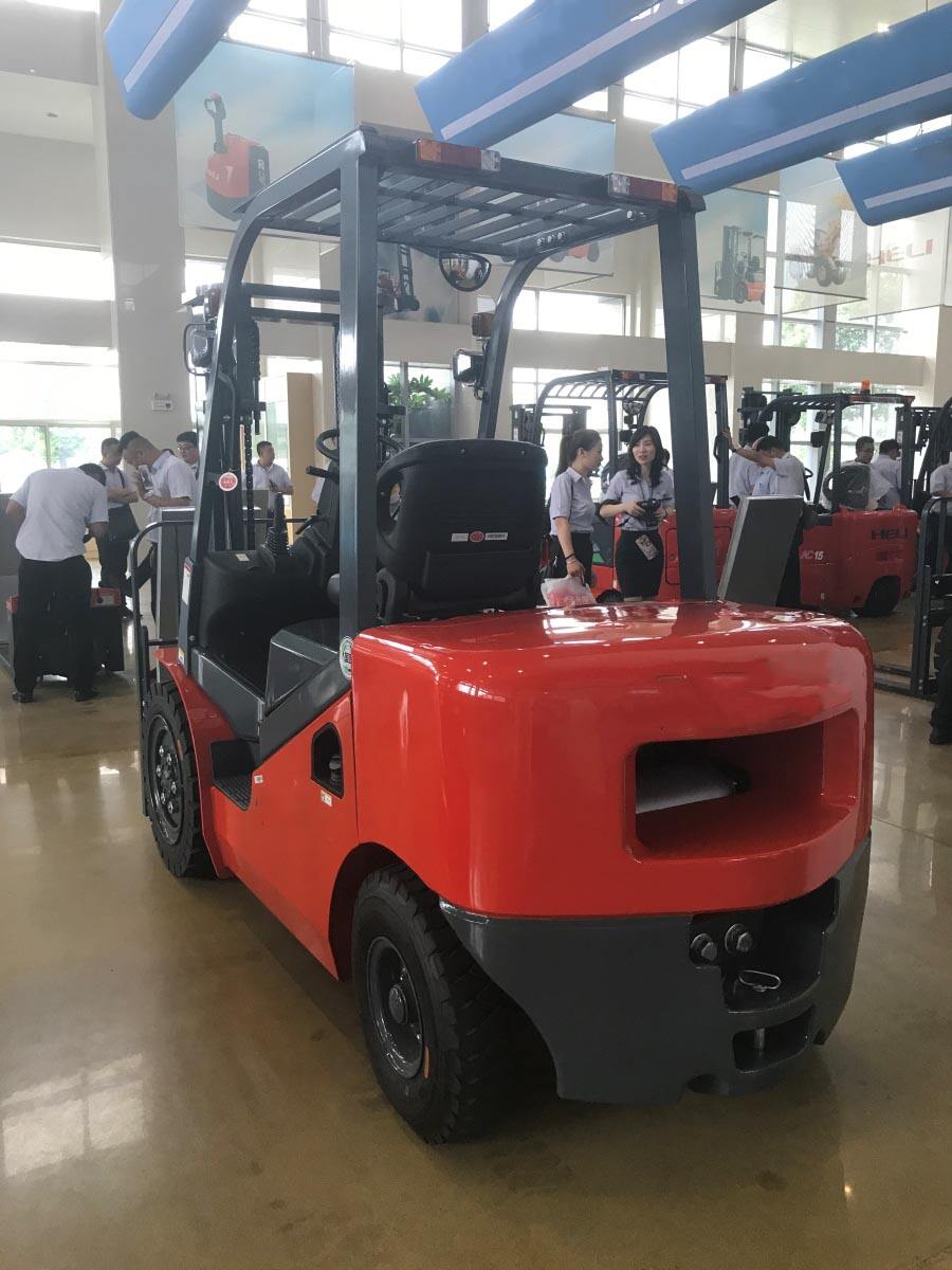 Best Price Heli 3 Ton Gasoline Forklift CP(Q)(Y)D30 Diesel Forklift With Factory Supply supplier