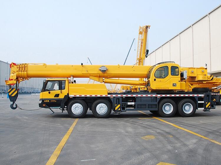 العلامة التجارية الأعلى للصين QY50KA Construction Crane 50 Ton Truck Crane Lifting Machine في تفاصيل المخزون