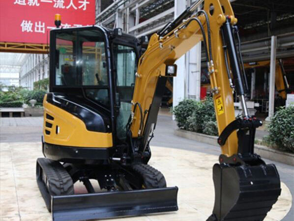 Brand New 2.7 Ton Comfortable Mini Crawer Excavator Sy26u For Sale details