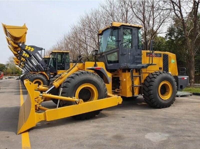 DL210 200HP Wheel Bulldozer With 4m3 Dozing Capacity manufacture