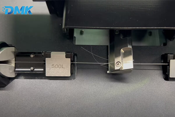 DMK з автоматичним лазерним джерелом для зварювання волокон, сколу, знімача та машина для нанесення покриття.