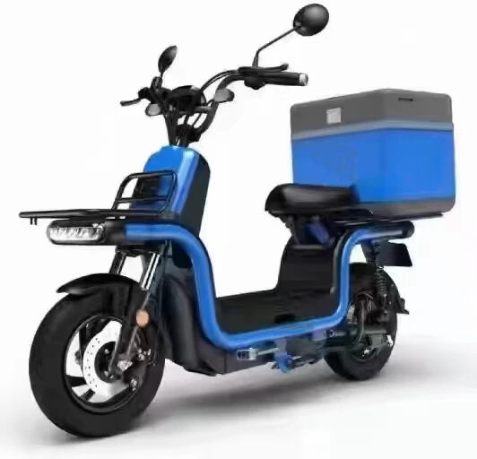Vélo cargo scooter électrique pour une livraison