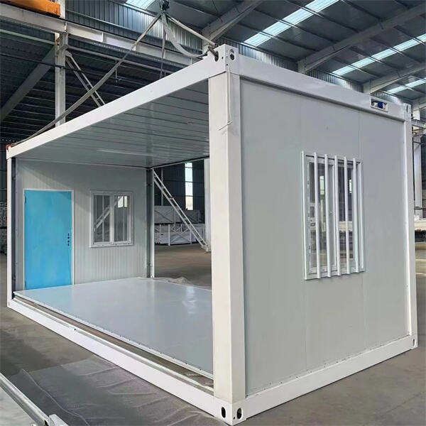 Maxima spatium cum ingeniosis domibus container colapsibilibus quae facile expandi possunt.