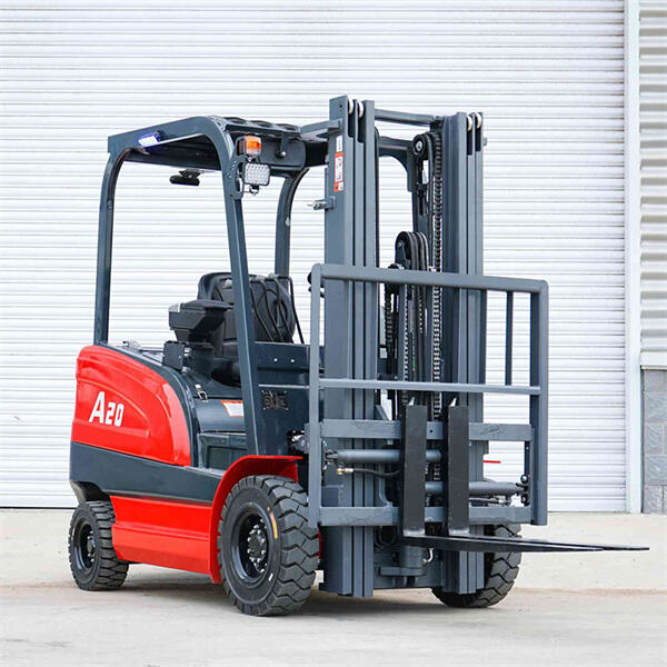 Tips for Safely Operating an Outdoor Forklift in Outdoor Environments