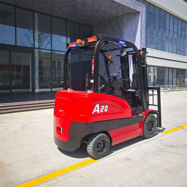 The environmental impact of choosing an electric hand forklif