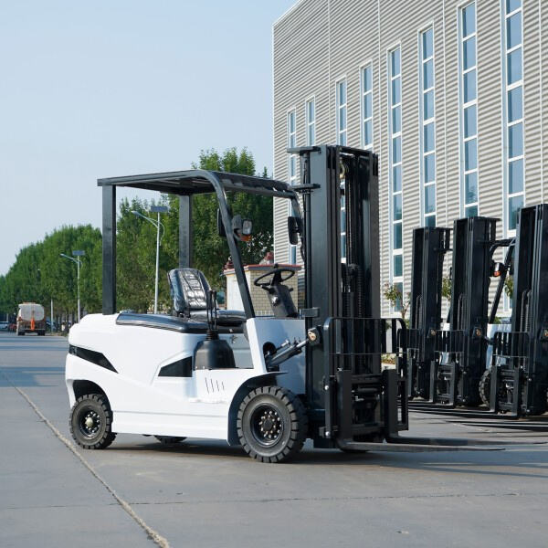 The Benefits of Using a Sit-Down Electric Forklif