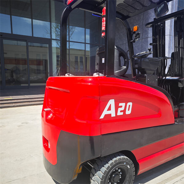 The advantages of using an electric hand forklif
