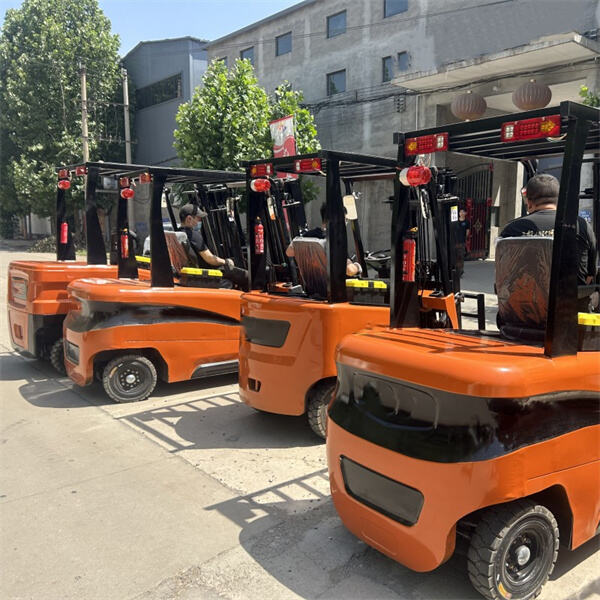 How Tracked Forklifts are Revolutionizing the Material Handling Industry