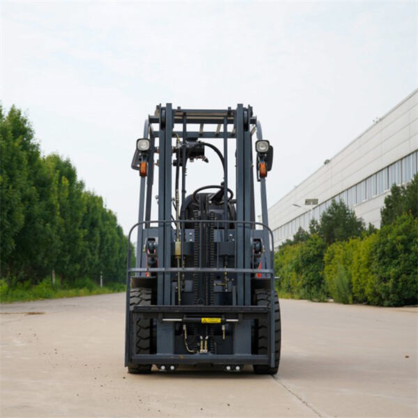 Choosing the Right Outdoor Forklift for Your Industrial Needs