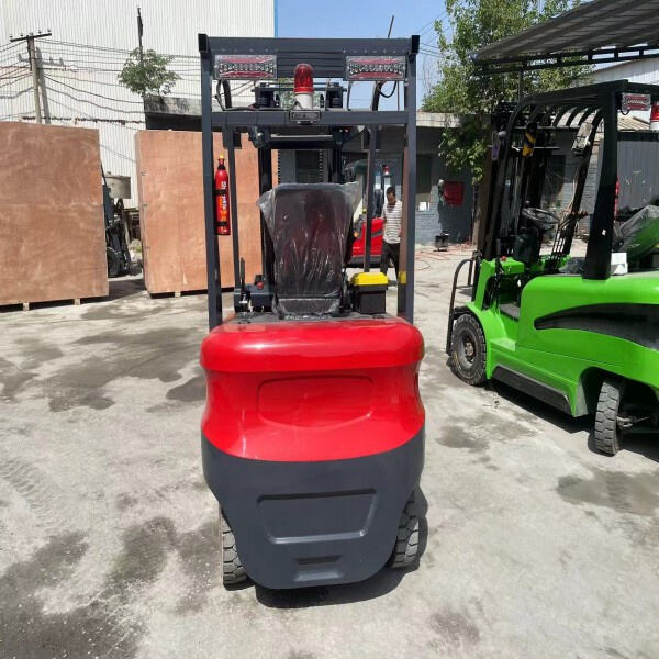 Boosting productivity with small electric forklifts