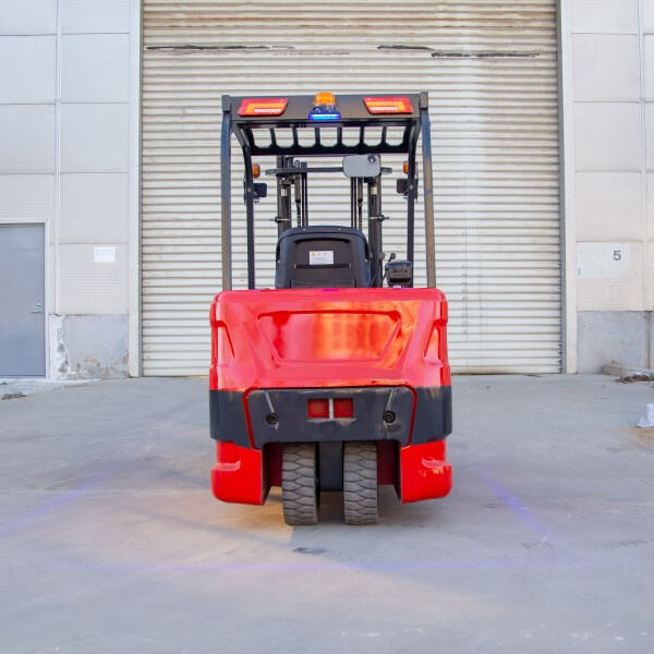 Mga katangian ng isang 3-wheel na forklift