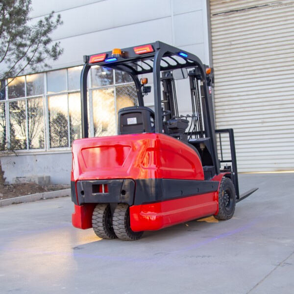 Paano mapapakinabangan ang 3-wheel na forklift sa iyong operasyon sa warehouse