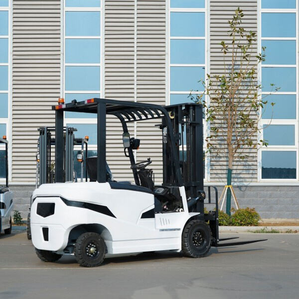 Features of an Electric Sit Down Forklift for a Secure Workplace