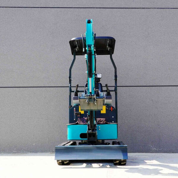 Increase productivity on job sites with the efficiency of a 1.5 t mini excavator