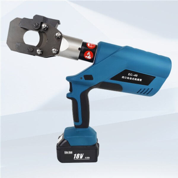 Univerzální nástroj pro různé řezné aplikace