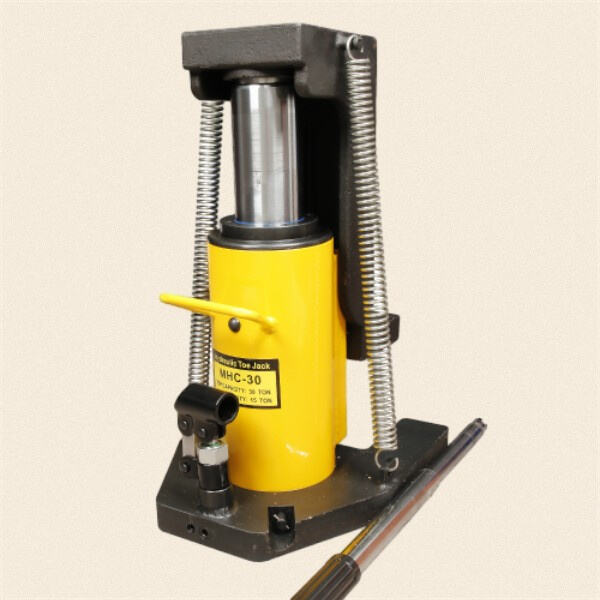 Perfekt att använda inom olika industrier, är denna hydrauliska tåvinsch ett mångsidigt verktyg för att lyfta och flytta tung utrustning.