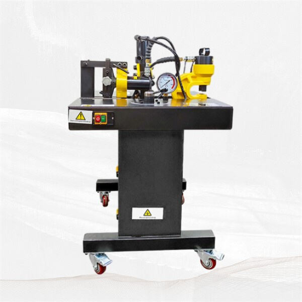 Verken die verskeie toepassings van 'n koperbusbarsnymachine in verskillende nywers.