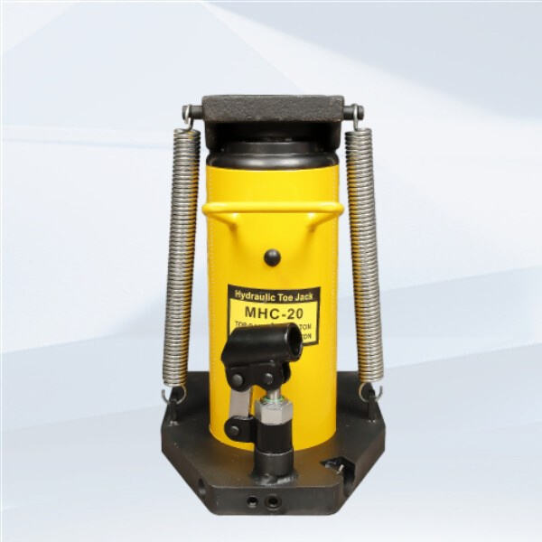 Maneuvering Heavy Loads Made Easy with Hydraulic Toe Jack