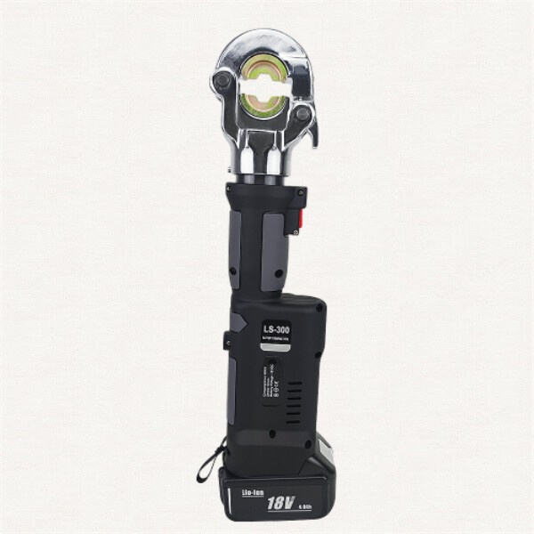 Treci la fără fir cu un scule de crimping cablu alimentat pe baterie pentru o maximă conveniență