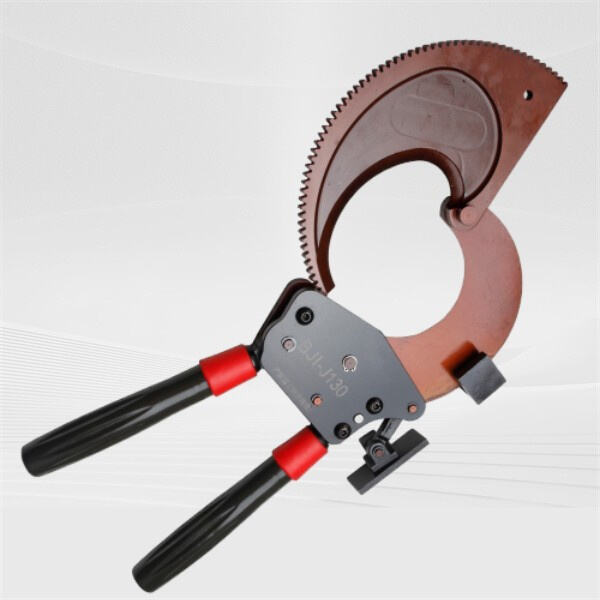 Zapomeňte na manuální práci s bateriovým hydraulickým řezacím nástrojem