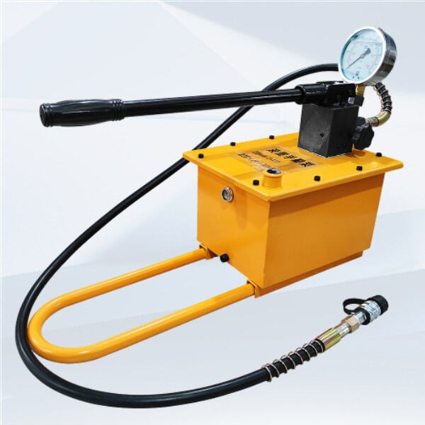 Exploring the Different Applications of a Manually Operated Hydraulic Pump