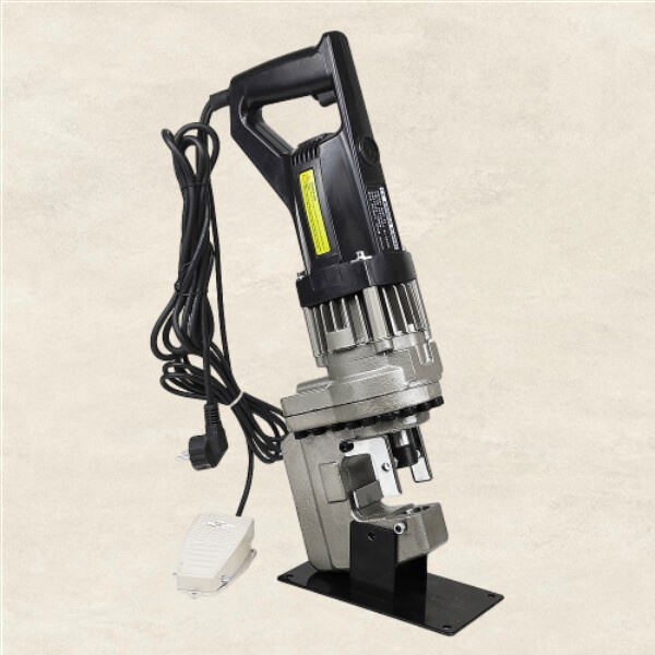 Comment les perforatrices hydrauliques pour presses améliorent les processus de fabrication