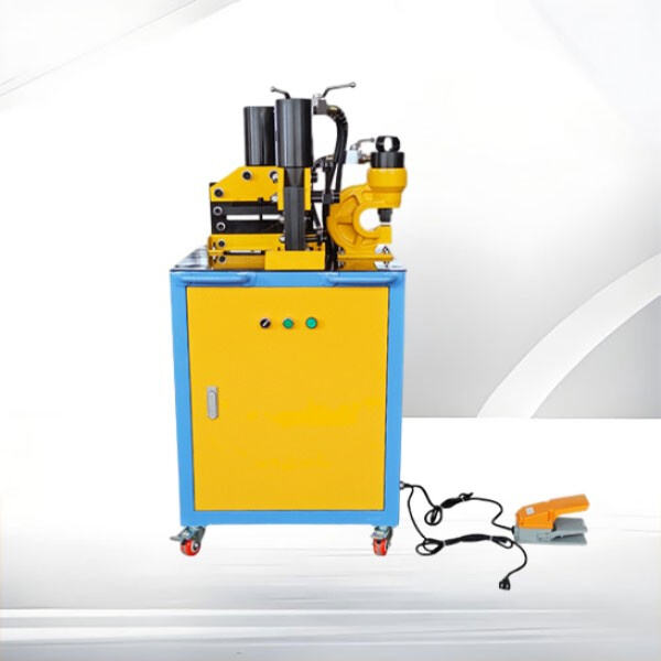 Maşının inkişaf etmiş təhlükəsizlik funksiyaları təhlükəsiz kəsmə mühitini təmin edir.