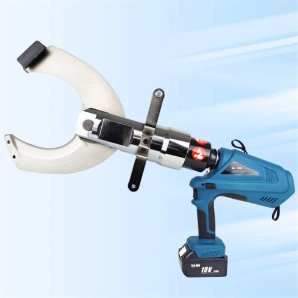 Uncover the durability and reliability of hydraulic cable cutter tools in tough working conditions.