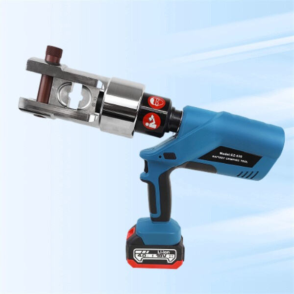 Finalizează rapid presarea terminalelor bateriei cu această unelte