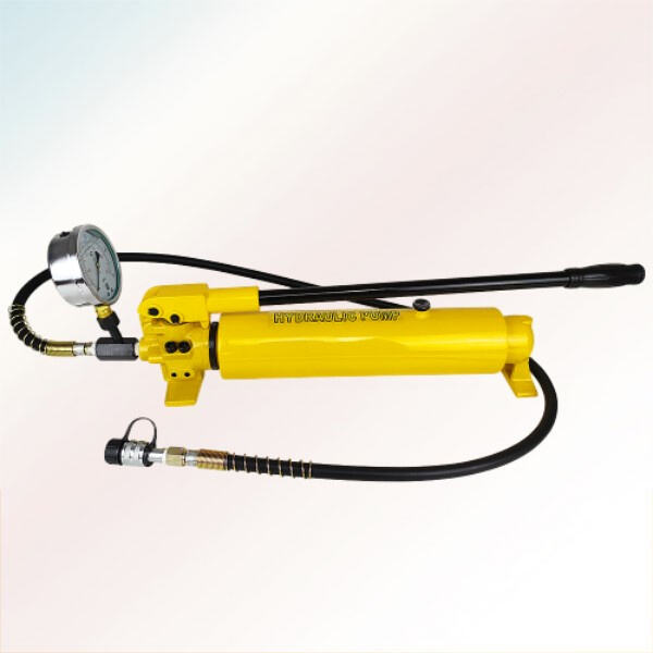 Precision Testing Made Simple with a Manual Hydraulic Test Pump