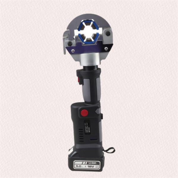 Finalizați lucrarea corect cu o unealtă fiabilă pentru mufarea terminalelor de baterie rezistentă.