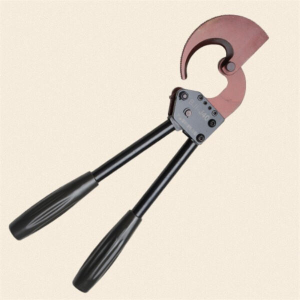 Uzunömürlü performans üçün yüksək keyfiyyətli materiallardan hazırlanmışdır.