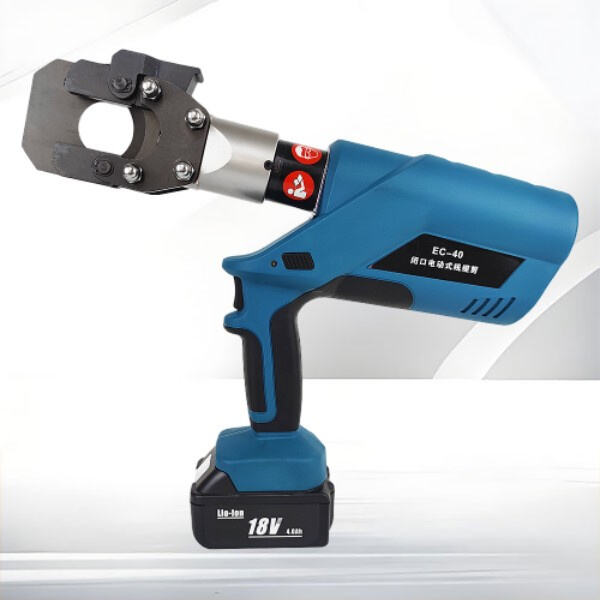 Snížete riziko zranění pomocí hydraulického řezáku, který k ovládání nevyžaduje fyzickou sílu.