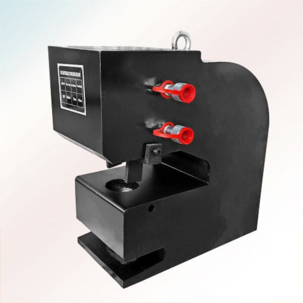 Πώς οι υδραυλικές μηχανές διάτρησης μετάλλου παρέχουν ακριβή αποτελέσματα κάθε φορά