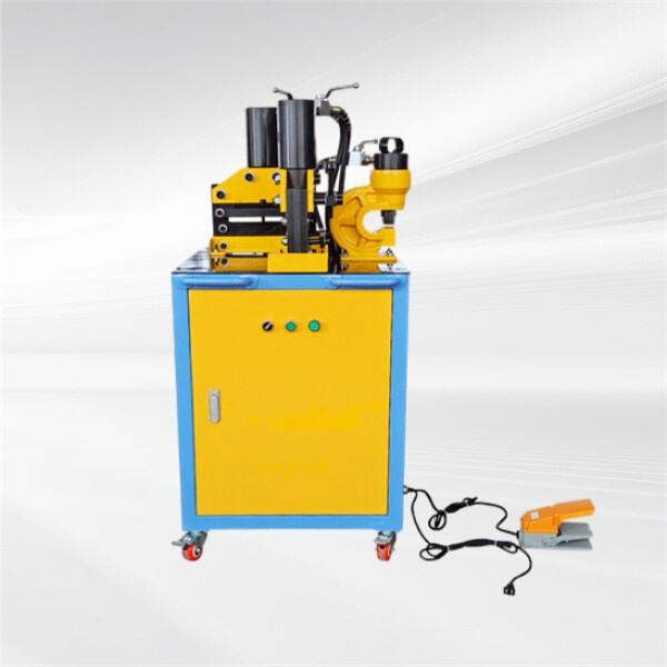 Универсальность машин для гибки шинопроводов в электротехнике