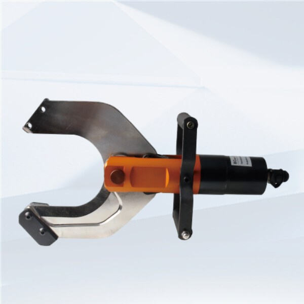 Explore the safety features that make hydraulic cable cutters a top choice for professionals.