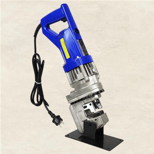 Hoe investeren in een elektrische hydraulische stansmachine u tijd en geld kan besparen.