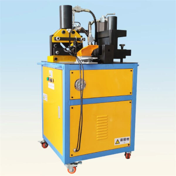 Padidinkite našumą ir tikslumą naudodami hidraulinį magistralės lenkimo įrenginį