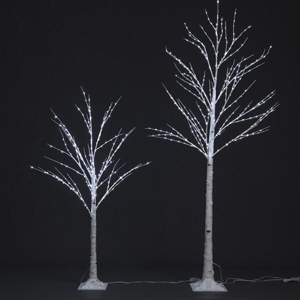 Make a Statement with our Wide Selection of Lighted Trees for Wholesale Buyers