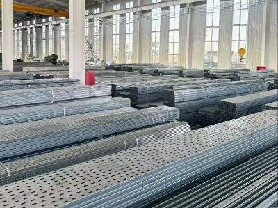 Сравнение на опции за стоманени соларни скоби с горещо цинково покритие и с цинко-алуминиево покритие