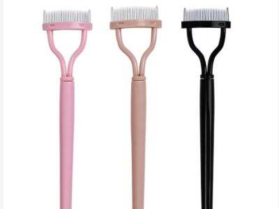 The Safest Way to Curl Lashes? Try a Tweezer Lash Curler!