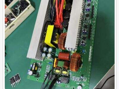 Áhættur afurðarviðskipta tvíhliða umsnúa við gerðarbundin UPS kerfi