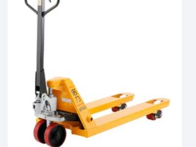 Why Hand Pallet Trucks Are Essential for Small to Medium-Sized Warehouses