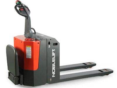 The Role of Hand Pallet Trucks in Optimizing Warehouse Logistics